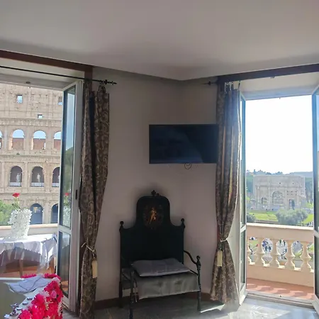 View Colosseo From Jacuzzi