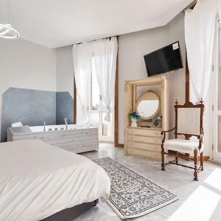 View Colosseo From Jacuzzi 로마