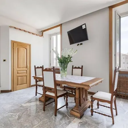 View Colosseo From Jacuzzi * 로마