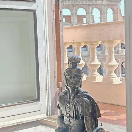 View Colosseo From Jacuzzi Róma